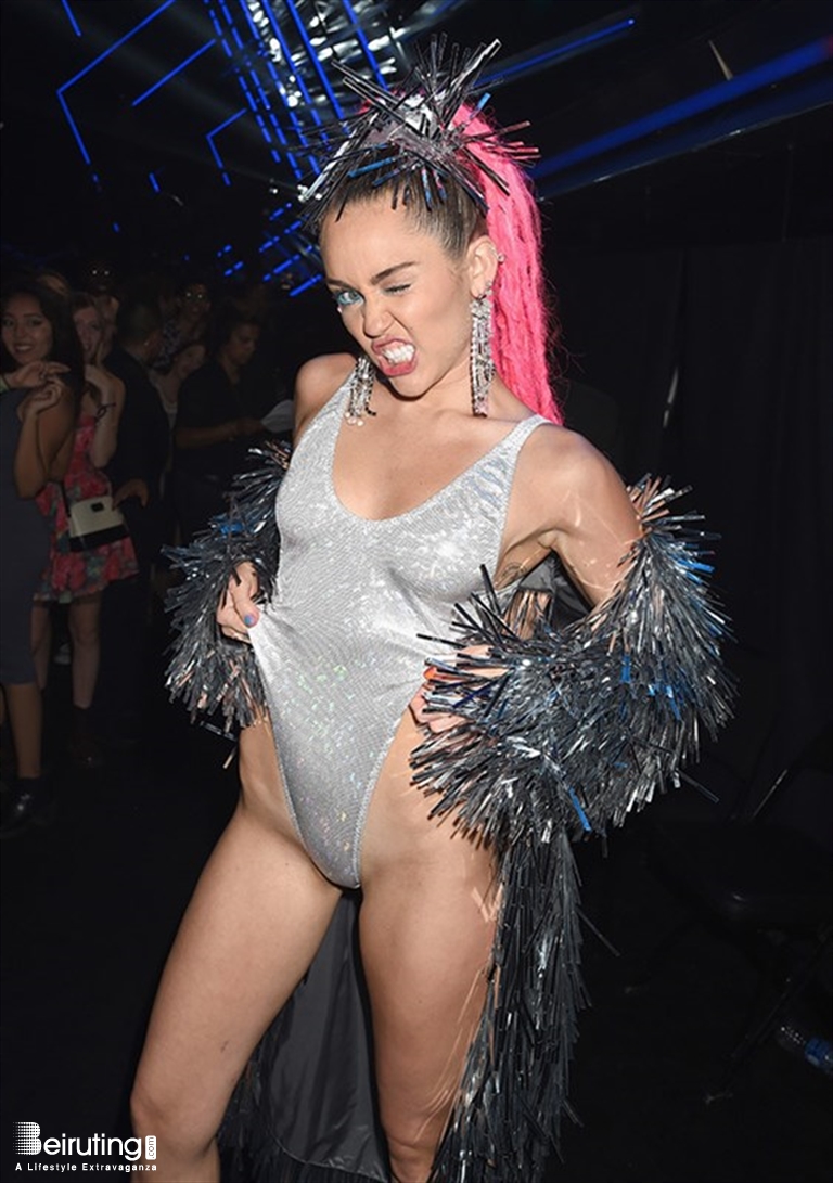 miley cyrus tites