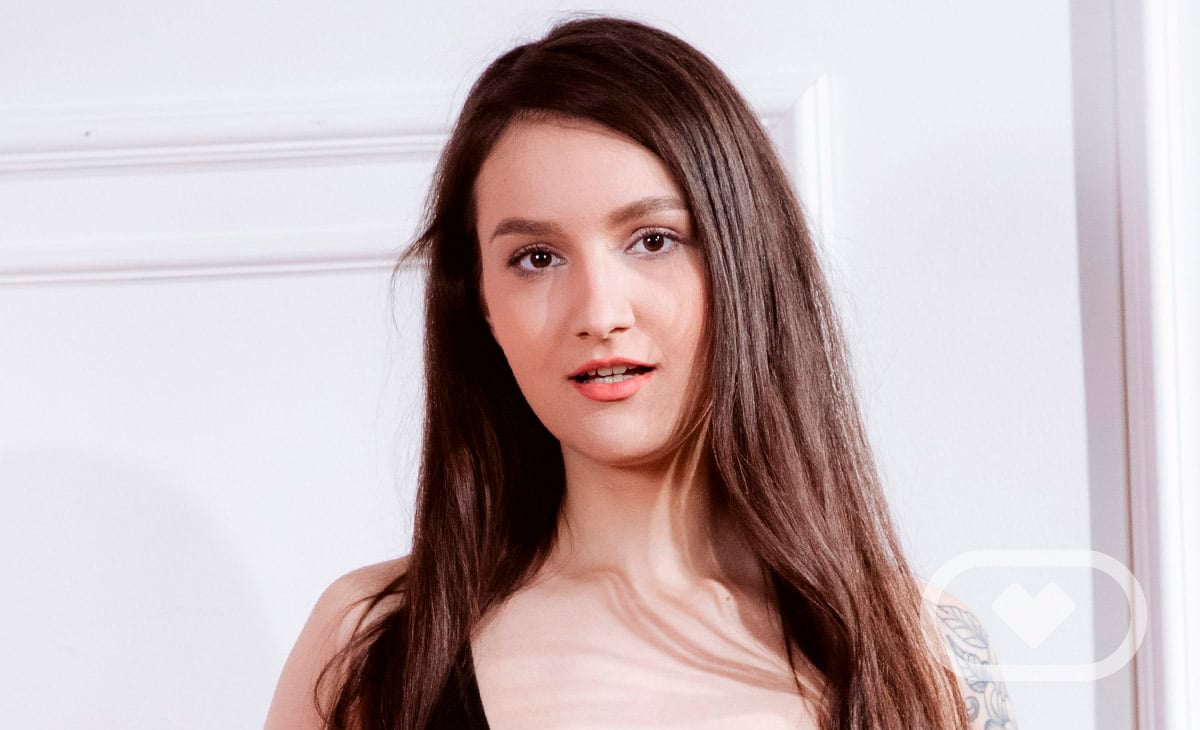 alisa horakova - cassidy banks bondage female cummimg