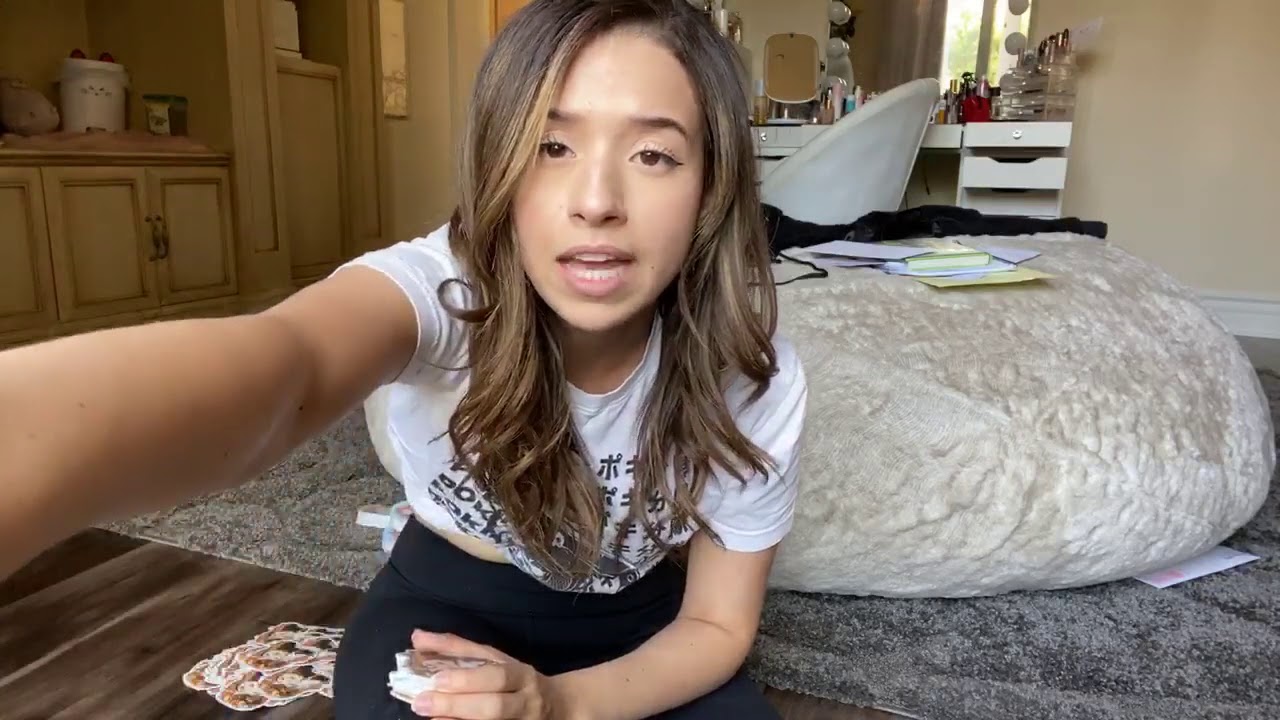 pokimane feet porn