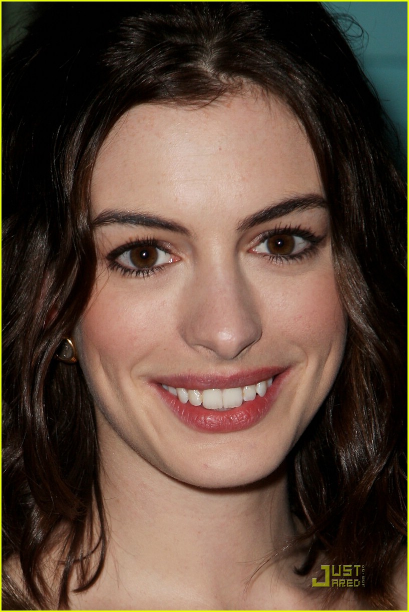 debra leach recommends anne hathaway sexiest pic