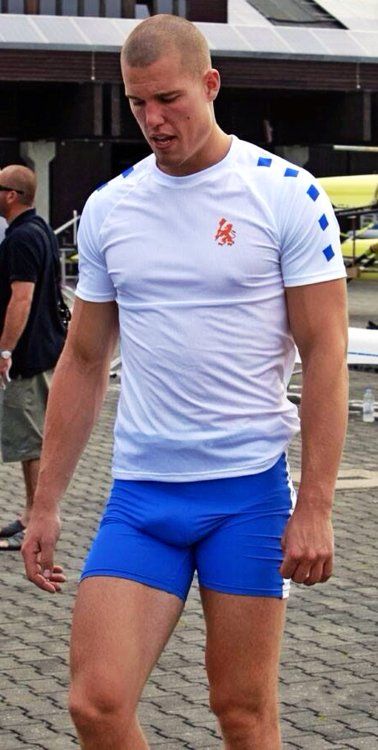 dudes with big bulges