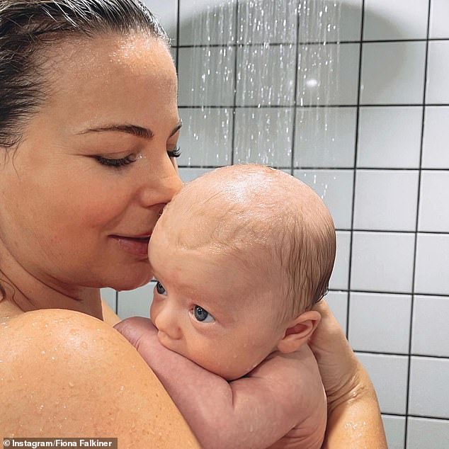 cyndi canada recommends Mom In Shower With Son