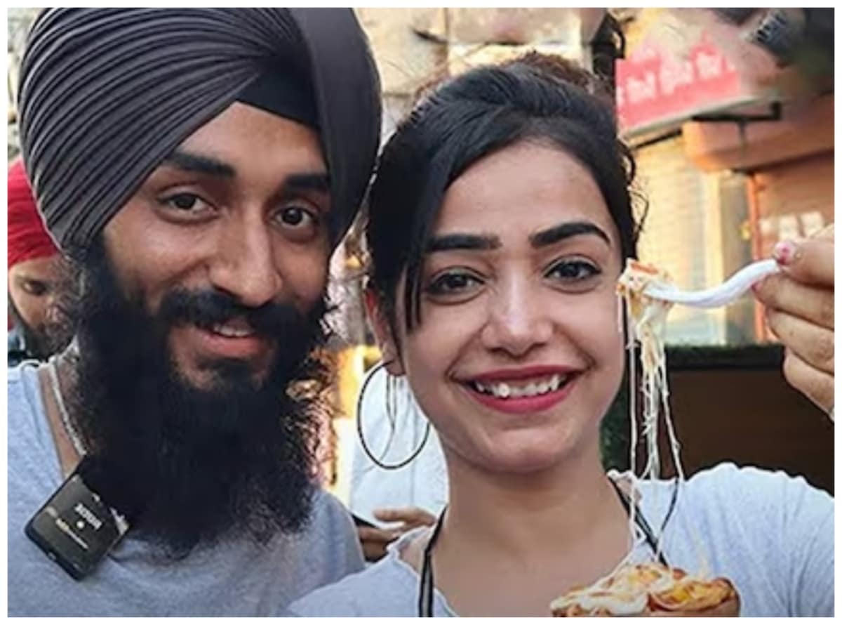 amanda soares recommends Punjabi Couple Kulhad Pizza Viral Video