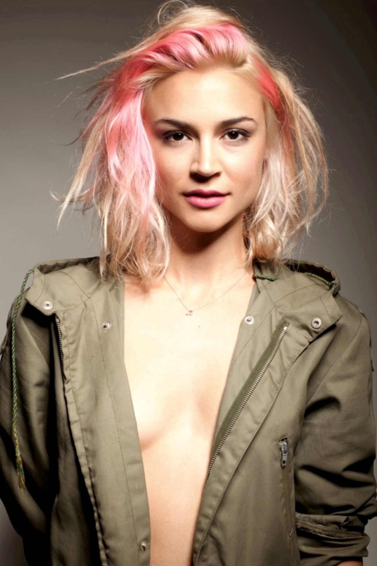 aaron shurtz recommends samaire armstrong nude pic