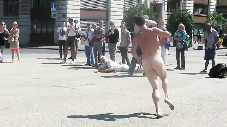 Nude Man In Public mit webcam