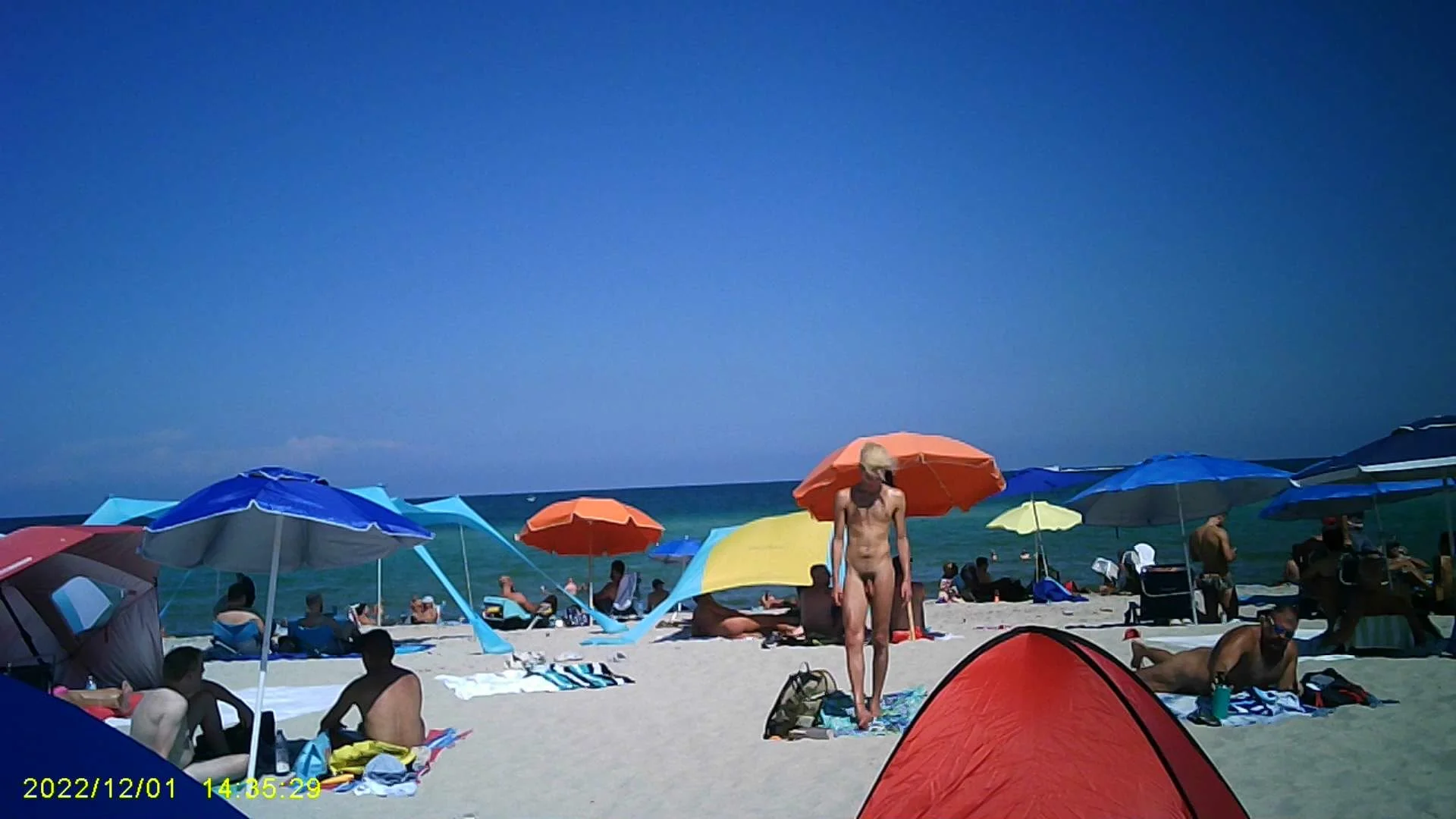 bradley mcdowell recommends twinks at the beach pic