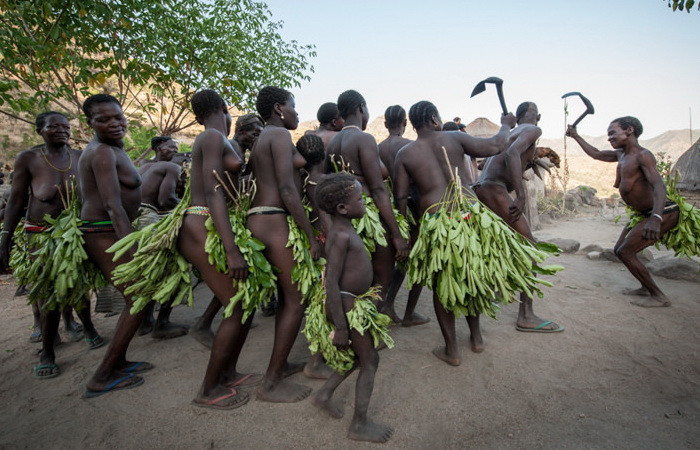 african tribe naked