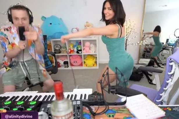 alexandra catherine recommends alinity twerk pic