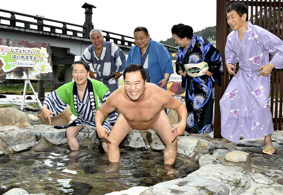 ben pennington recommends Japanese Hot Springs Nude