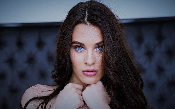 dan geisser add lana rhoades blue photo