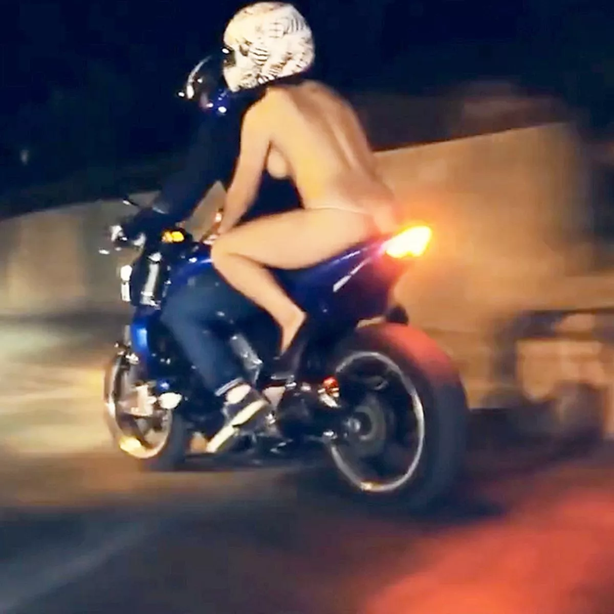 Best of Naked ladies on motorbikes