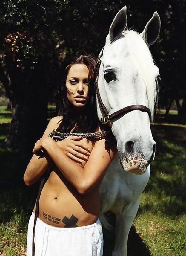 black taurus recommends Angelina Jolie En Toples