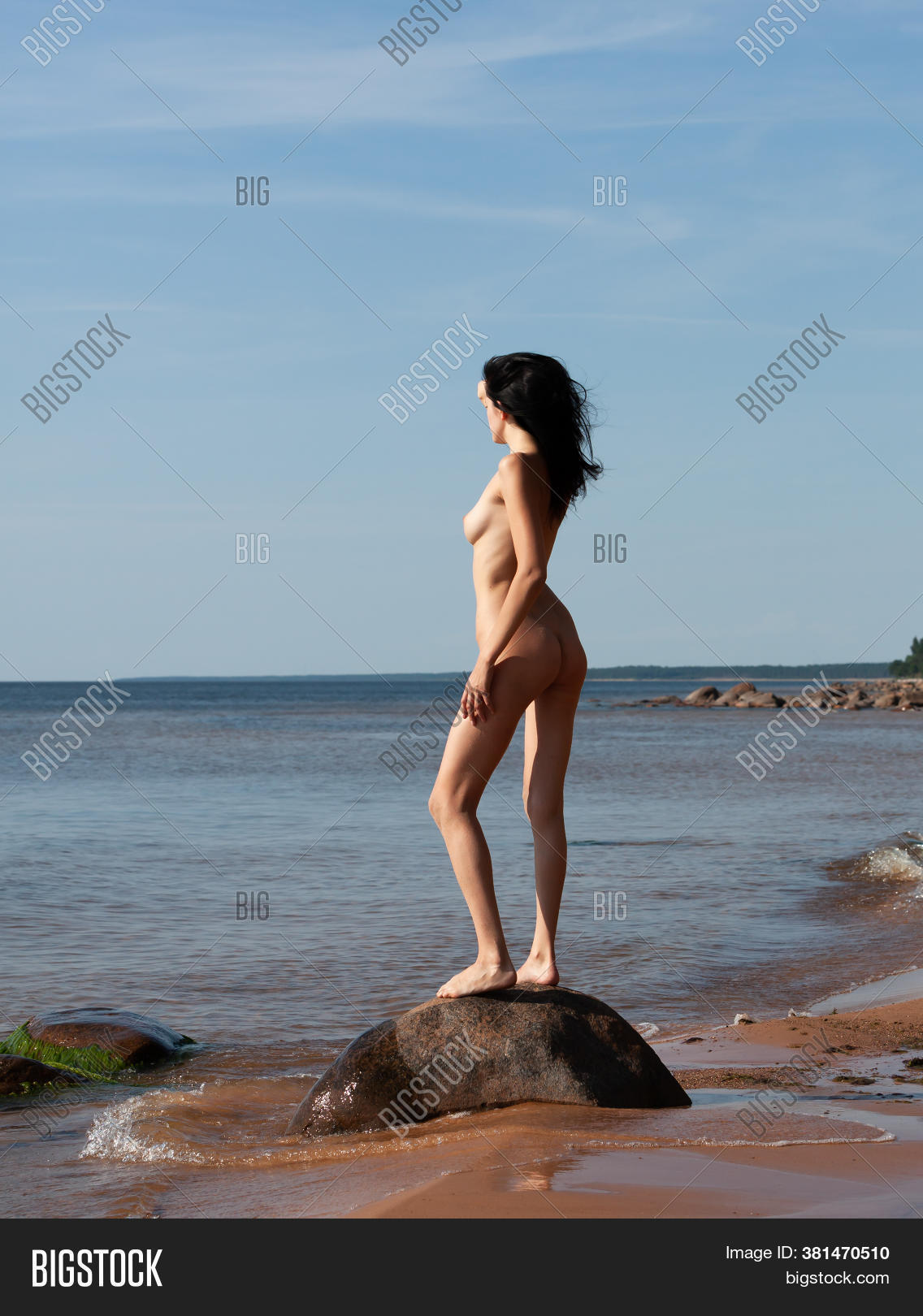 naked females on beach