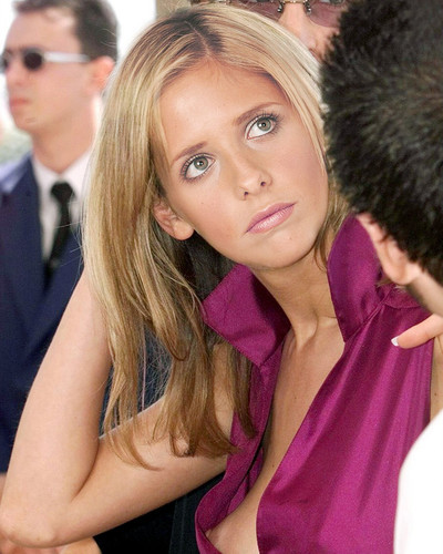 amaka eke recommends Sarah Michelle Gellar Tit