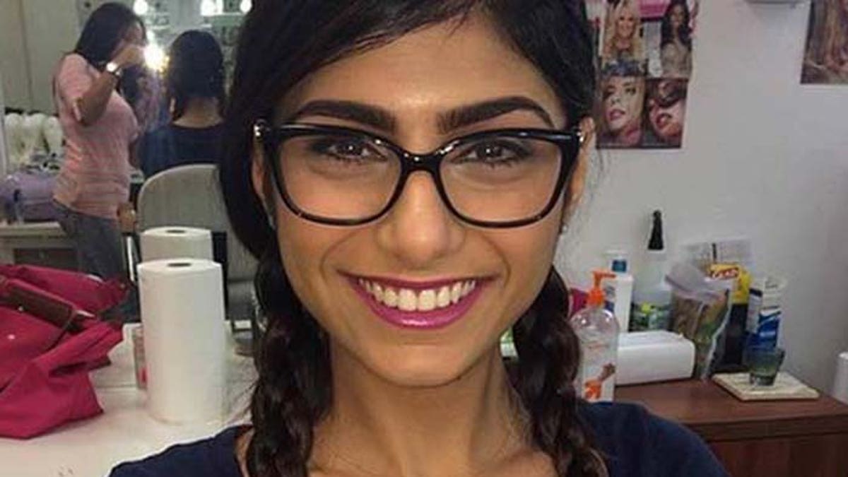 cherrelle moore share mia khalifa hijab video photos