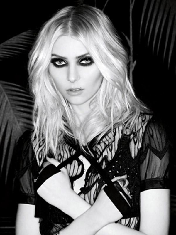 annette newton recommends naked pics of taylor momsen pic