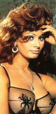 chea sreypov recommends Sophia Loren Breasts