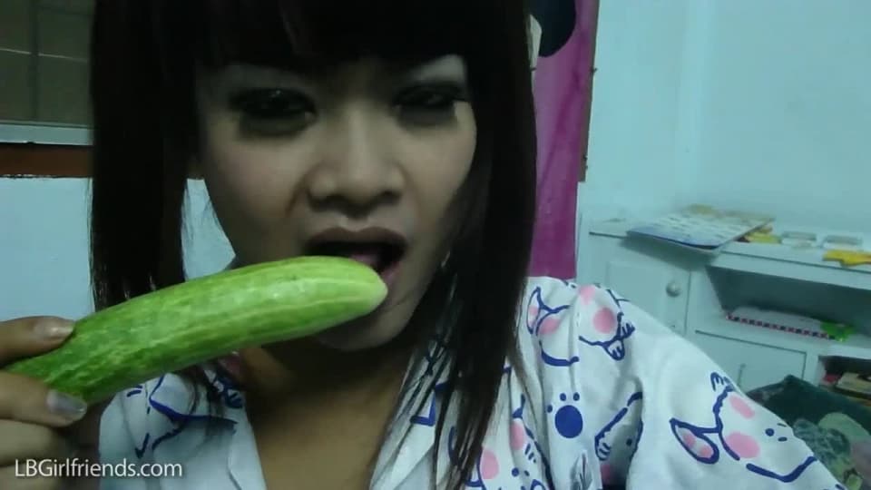 ava gaye clarke share cucumber to masturbate photos