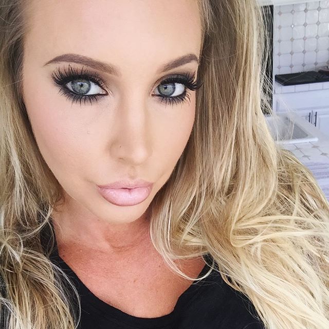 derek frazee recommends Samantha Saint Face