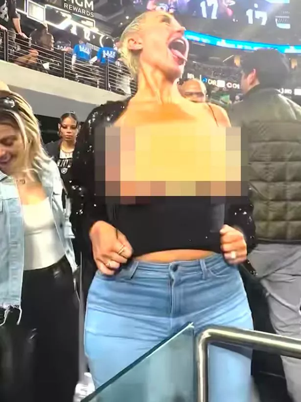 Busty Teens Flashing house philadelphia