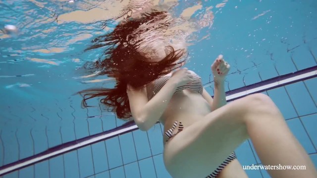 naked women in pool