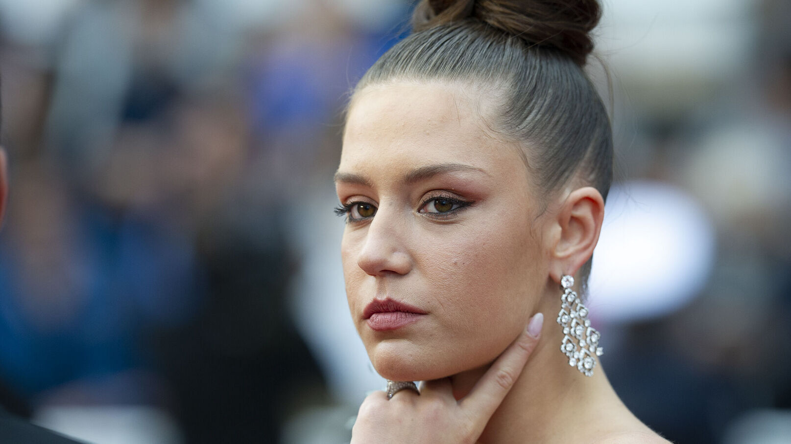 amber bauerle share adele exarchopoulos smoking photos