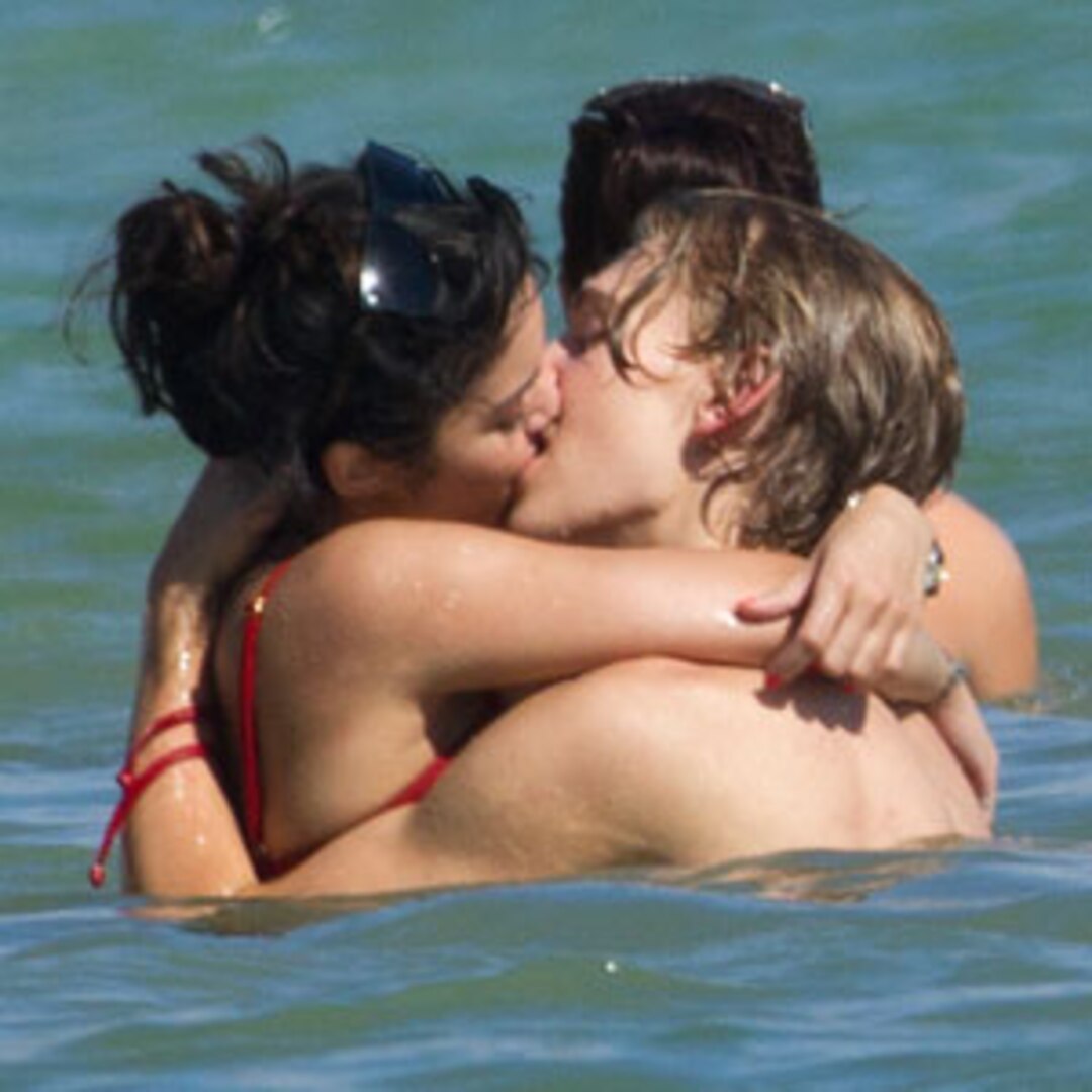 ciaran egan recommends vanessa hudgens lesbian kiss pic