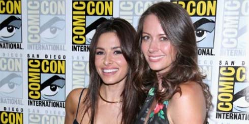 crystal shiley recommends Sarah Shahi Lesbian