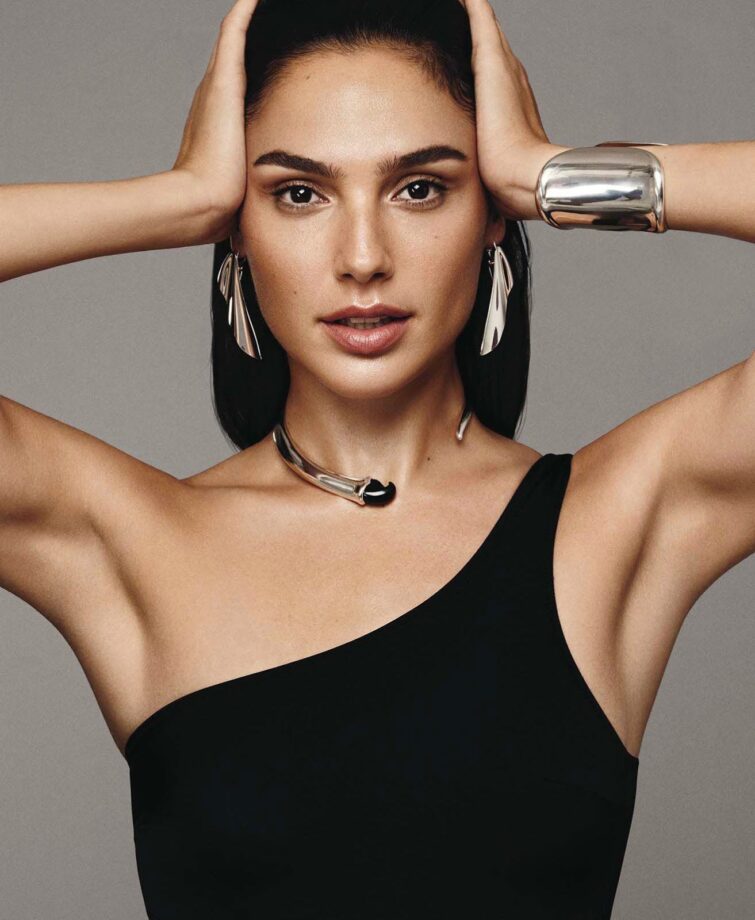 Nude Photos Of Gal Gadot porc preservatif