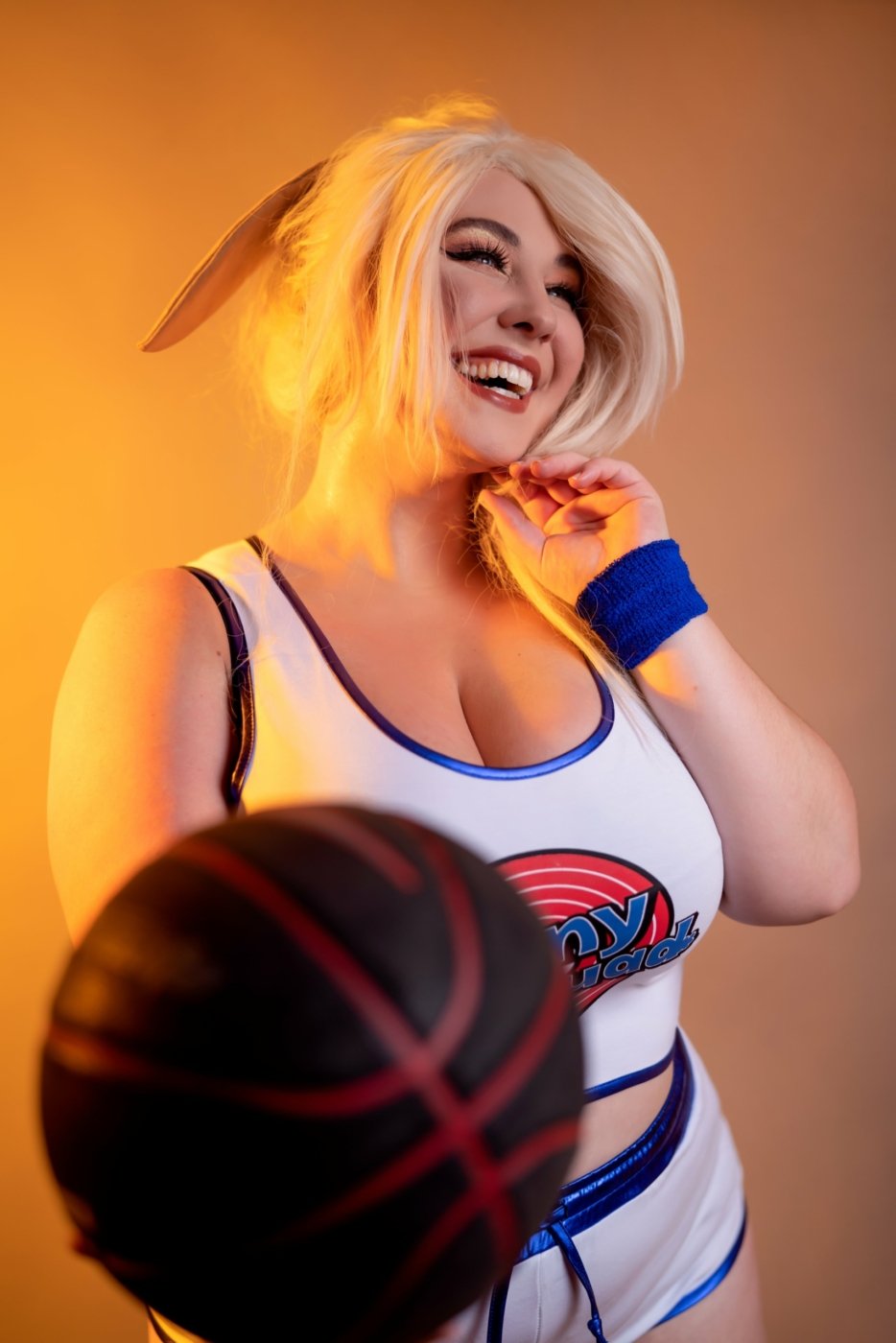 ashley elizabeth allen recommends Lola Bunny Cosplay