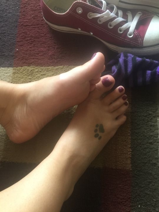 dana raney recommends goddess foot worship pic