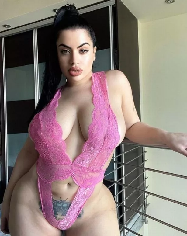 Lissa Aires Onlyfans off boy