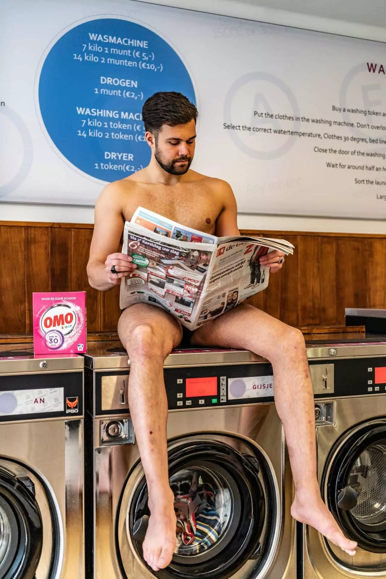 craig lampman recommends Naked In Laundromat