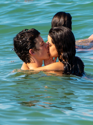 alesha erdmann add hot couple makeout photo