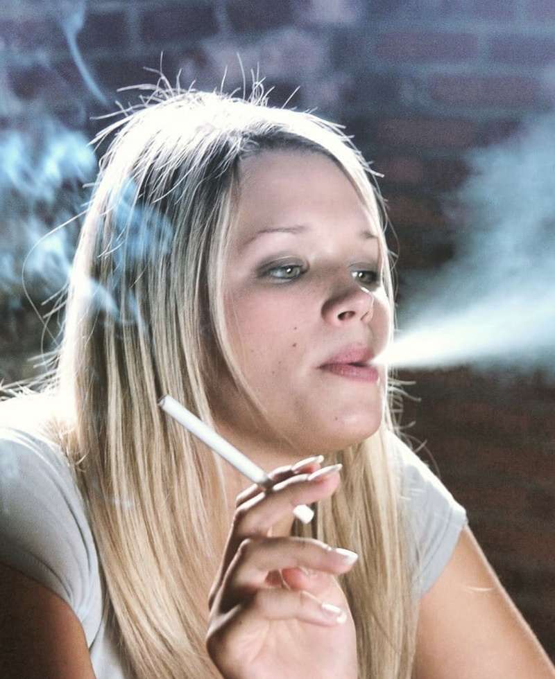 Smoking Fetish Blonde reife frau