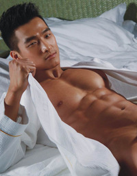 anna vacarella recommends hot korean male naked pic