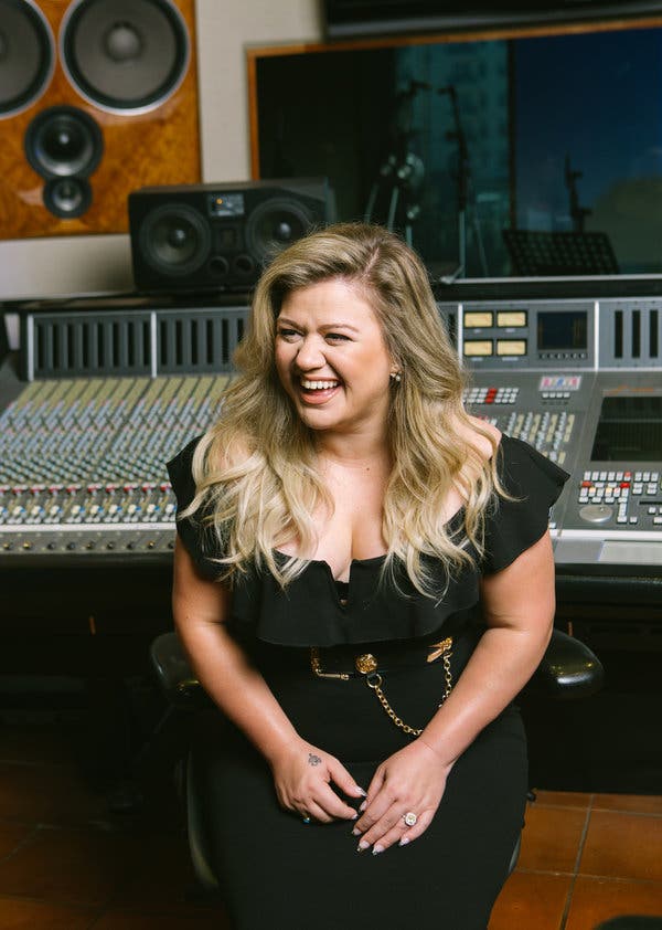 kelly clarkson naked photos