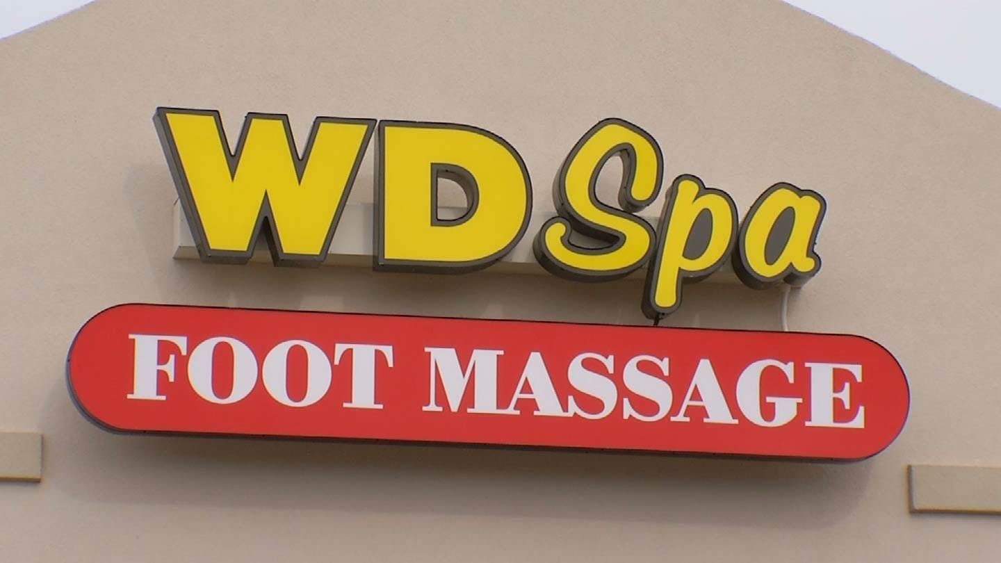 debbie gowen recommends massage parlor cam pic