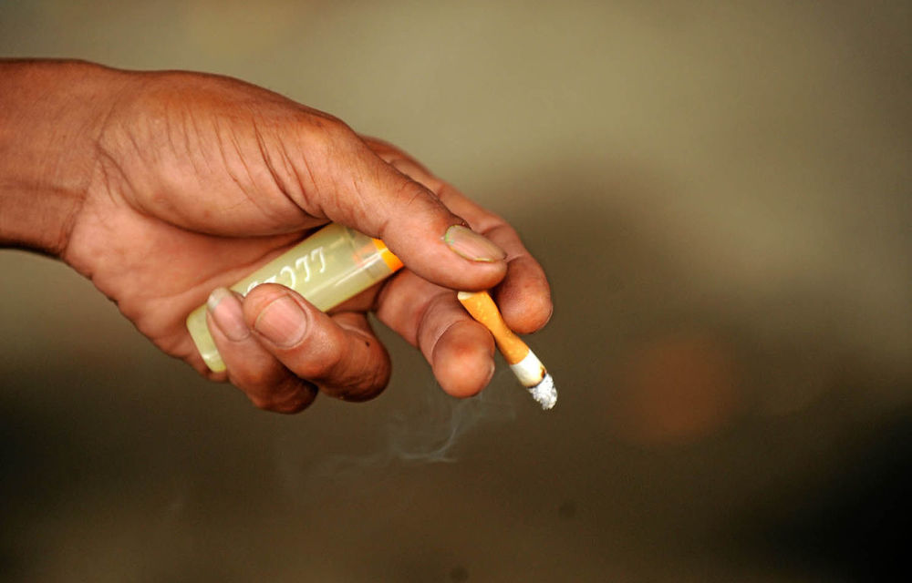 allaa hacini add photo smoking hand jobs