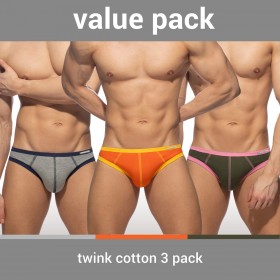 chris veinot recommends Twinks In Briefs