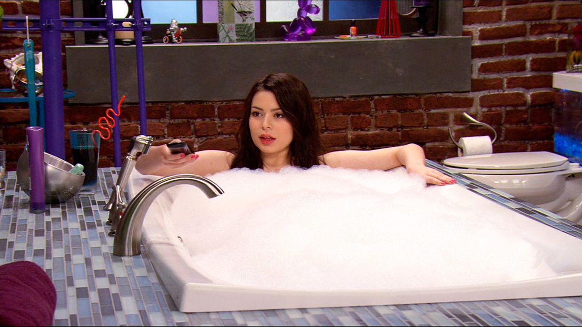 catherine tansey recommends miranda cosgrove naked nude pic