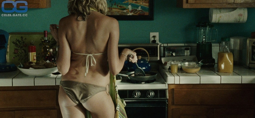 has lauren compton ever been nude