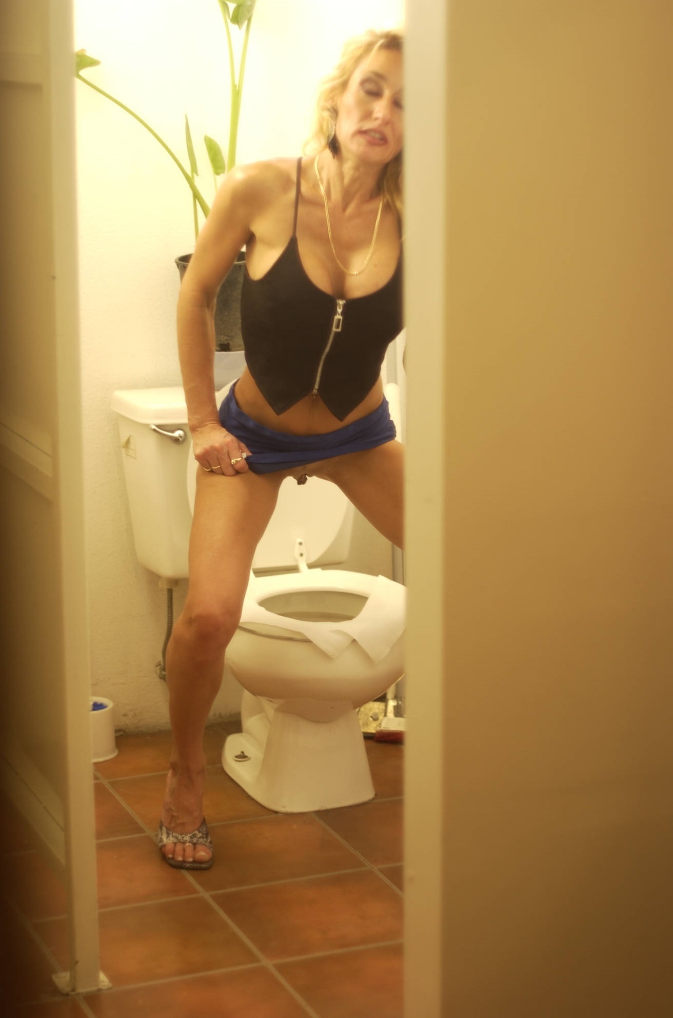 milf toilet