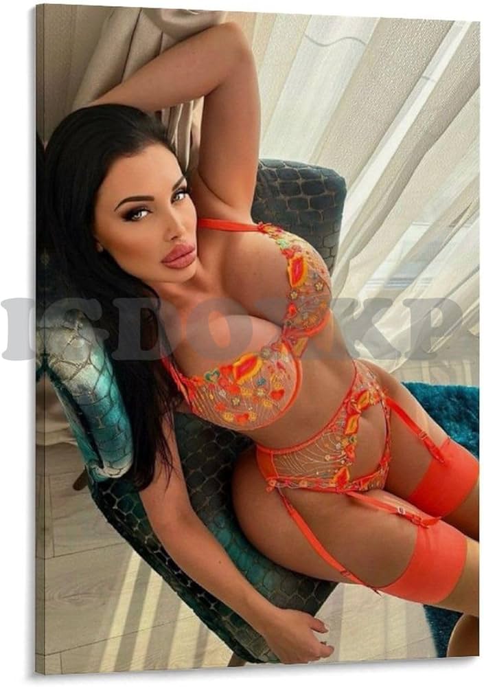 Aletta Ocean Lingerie chatear online