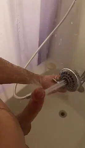 boey teoh recommends Cumming With Shower Head