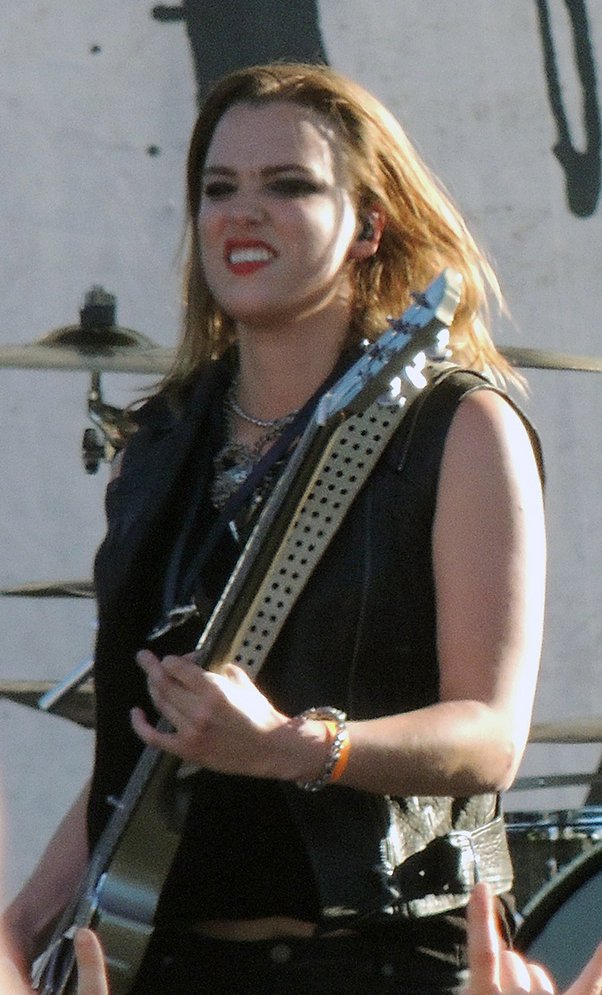 lzzy halestorm nude