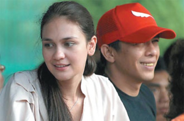 dele oyekanmi add luna maya aril photo