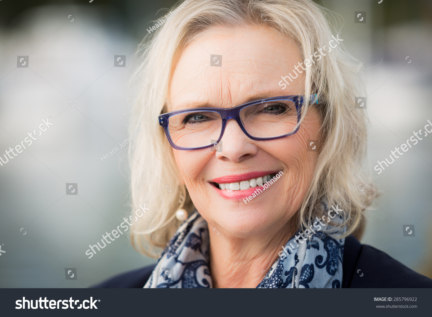 cathy moreno recommends Old Woman Blonde