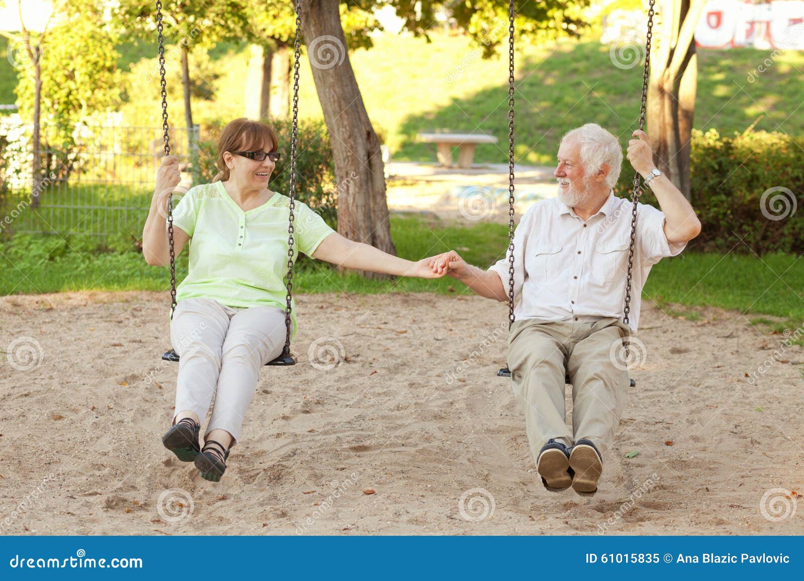 buddy wesley share swinging sneor couples photos