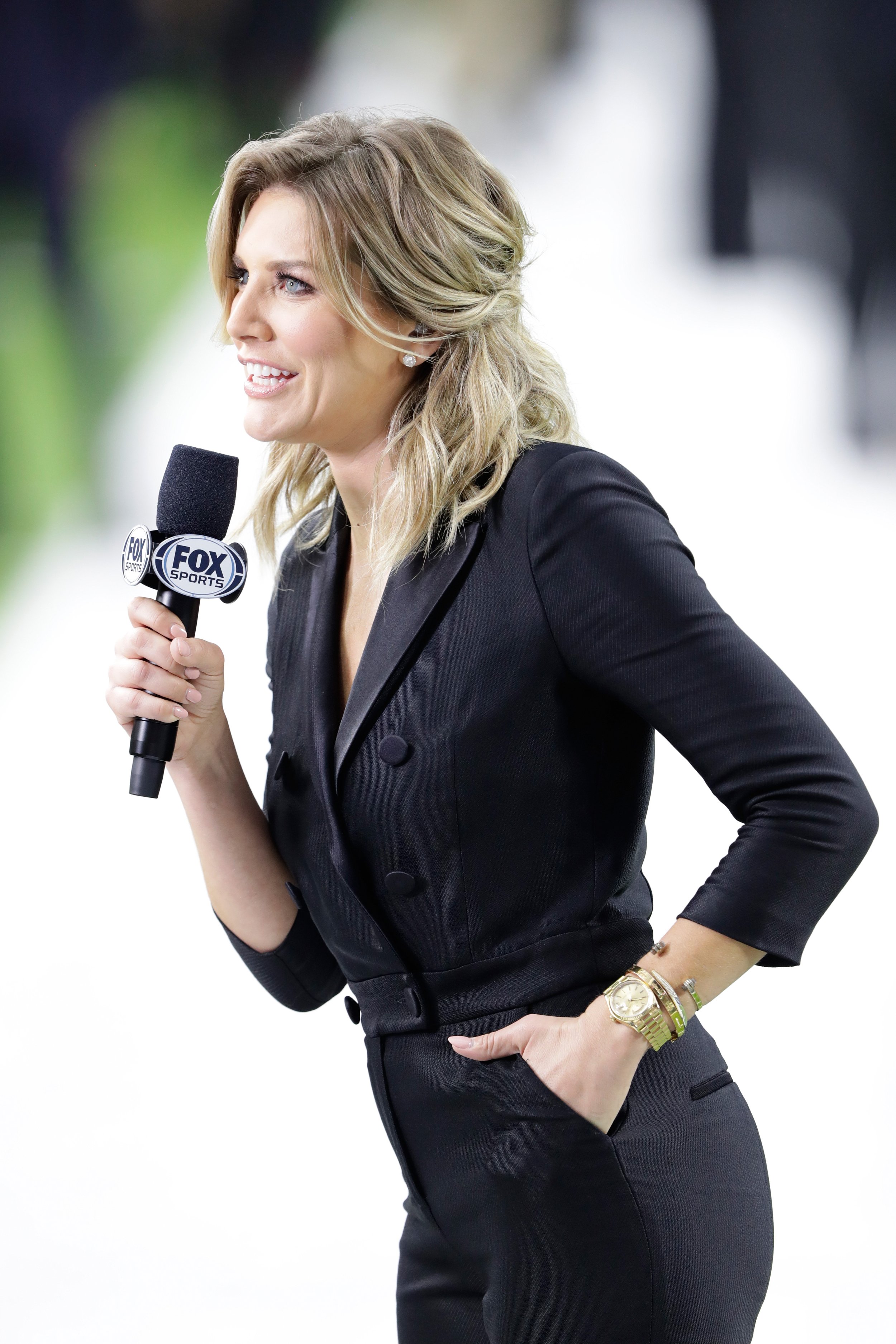 cariza dela cruz recommends charissa thompson phone hack pic